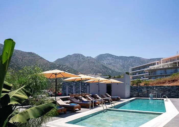 Isla Villas & Suites
