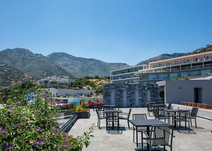 Isla Villas & Suites