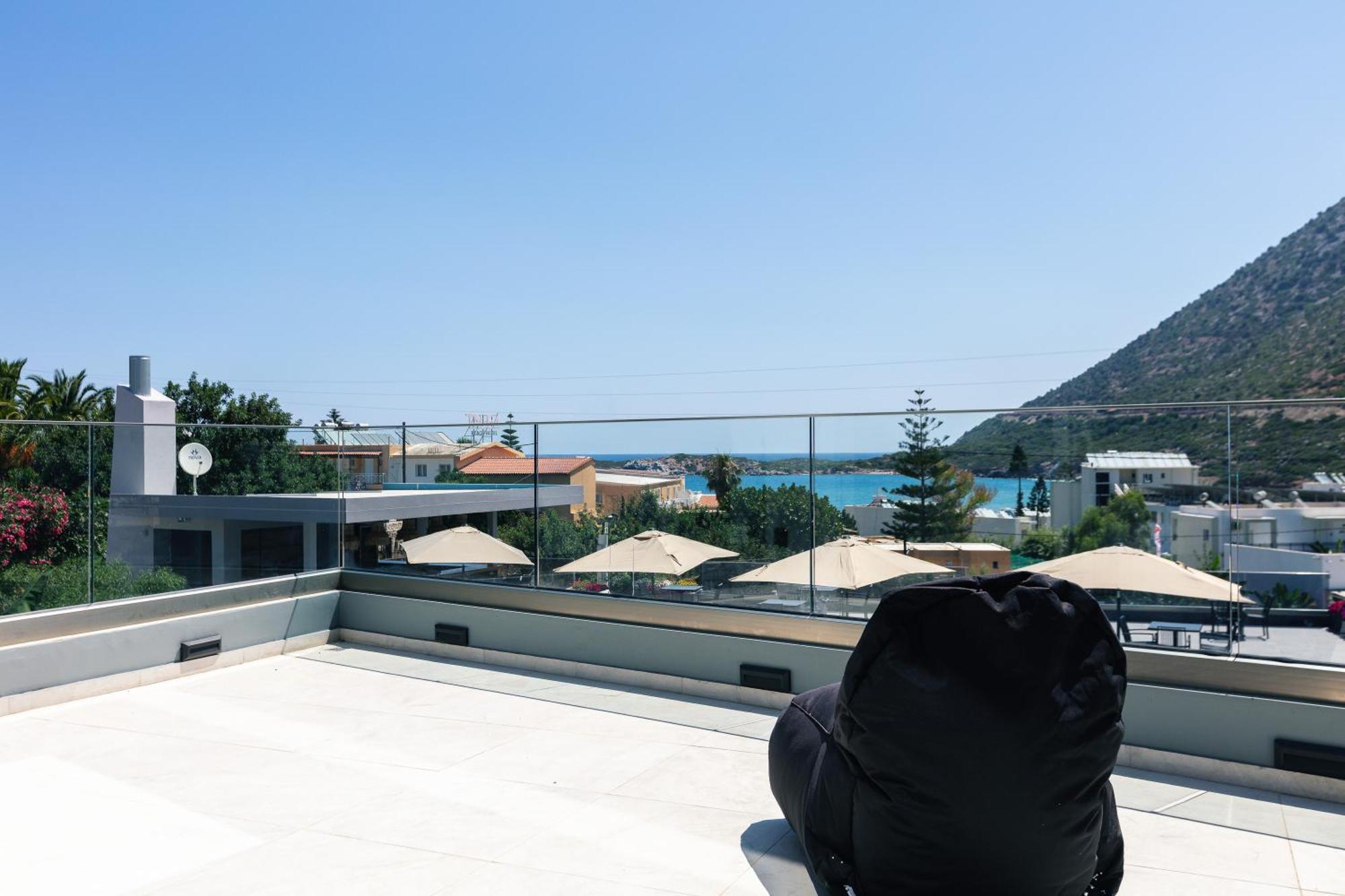Villa Isla & *